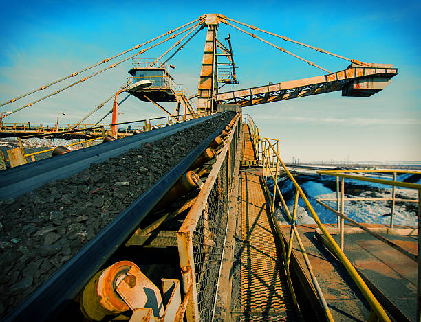 conveyor transport for loading iron ore from the warehouse